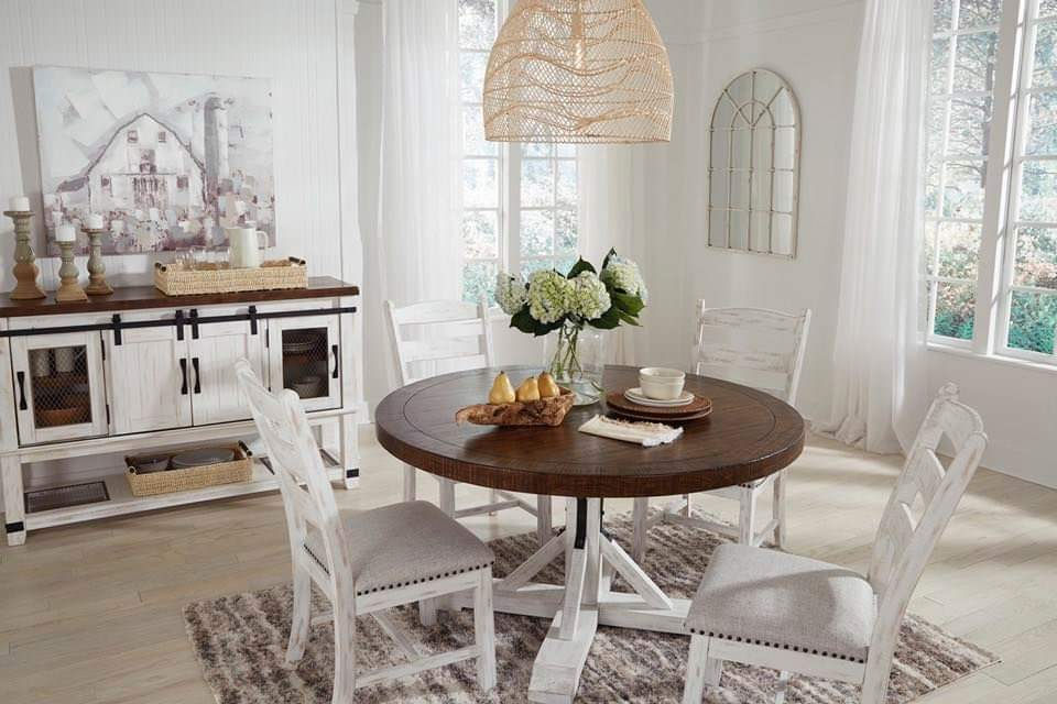 Thumbnail: Valebeck Round Dining Table