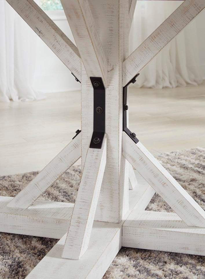 Thumbnail: Valebeck Round Dining Table
