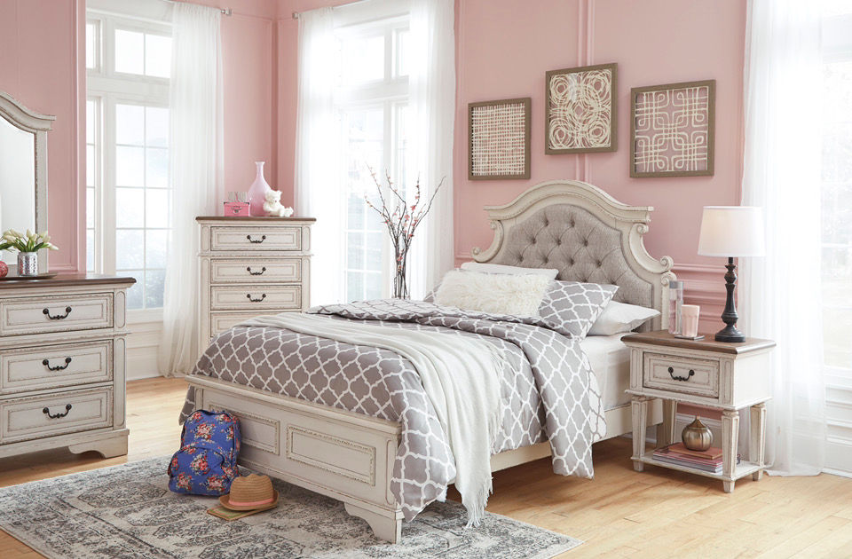 Thumbnail: Realyn Antique White Upholstered Youth Bed