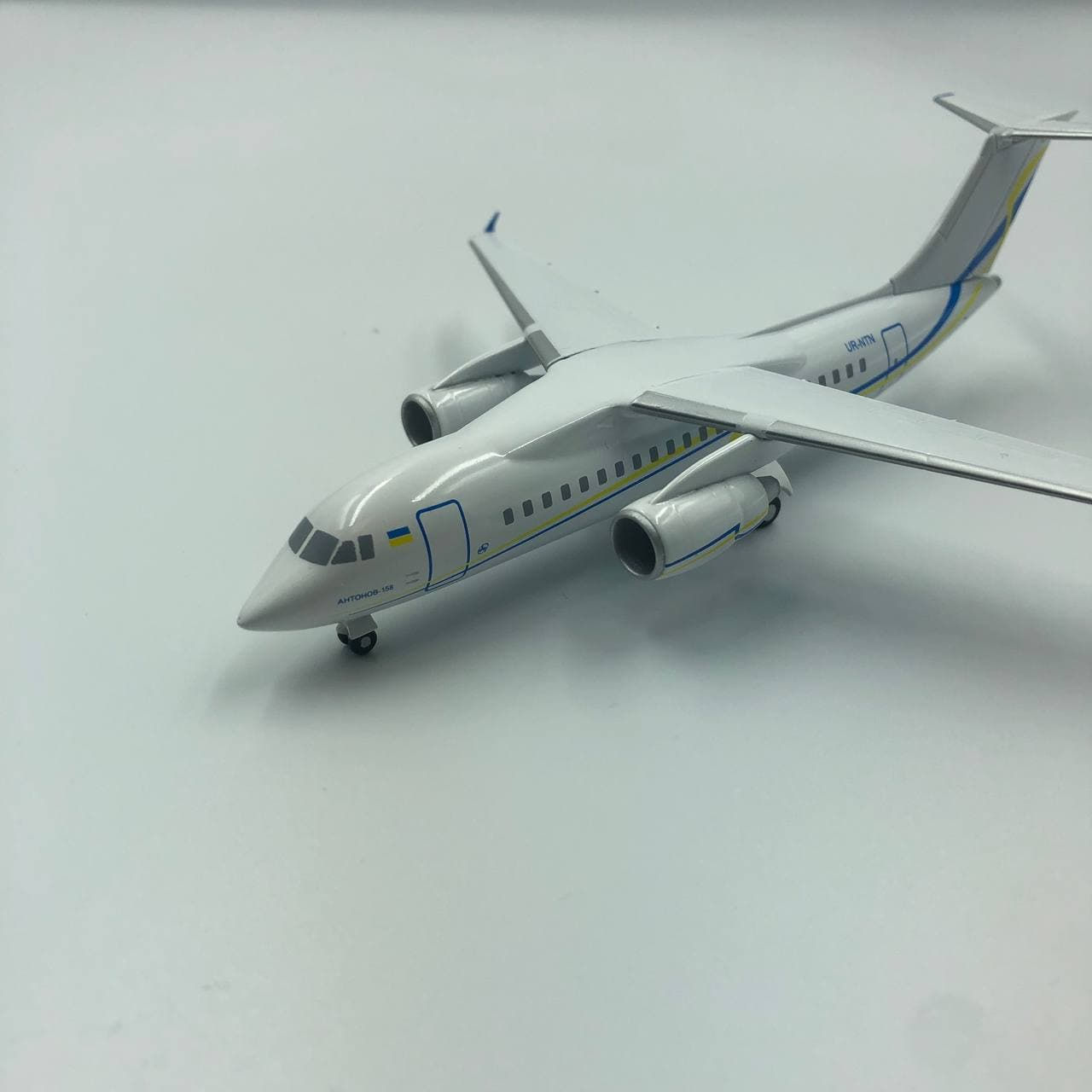 Antonov An-158 Antonov Design Bureau UR-NTN – 1:200 Scale Model