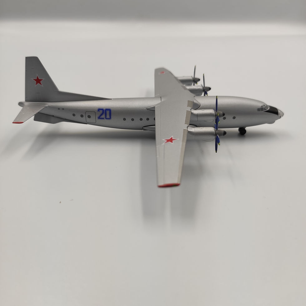 Прев'ю: Модель літака Antonov 10 ВПС СРСР "20 Blue" Масштаб 1:200