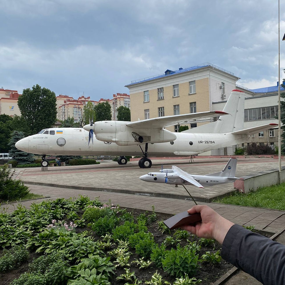Прев'ю: Ексклюзивна модель Антонов Ан-26 UR-26194 масштаб 1:72 Національний авіаційний університет
