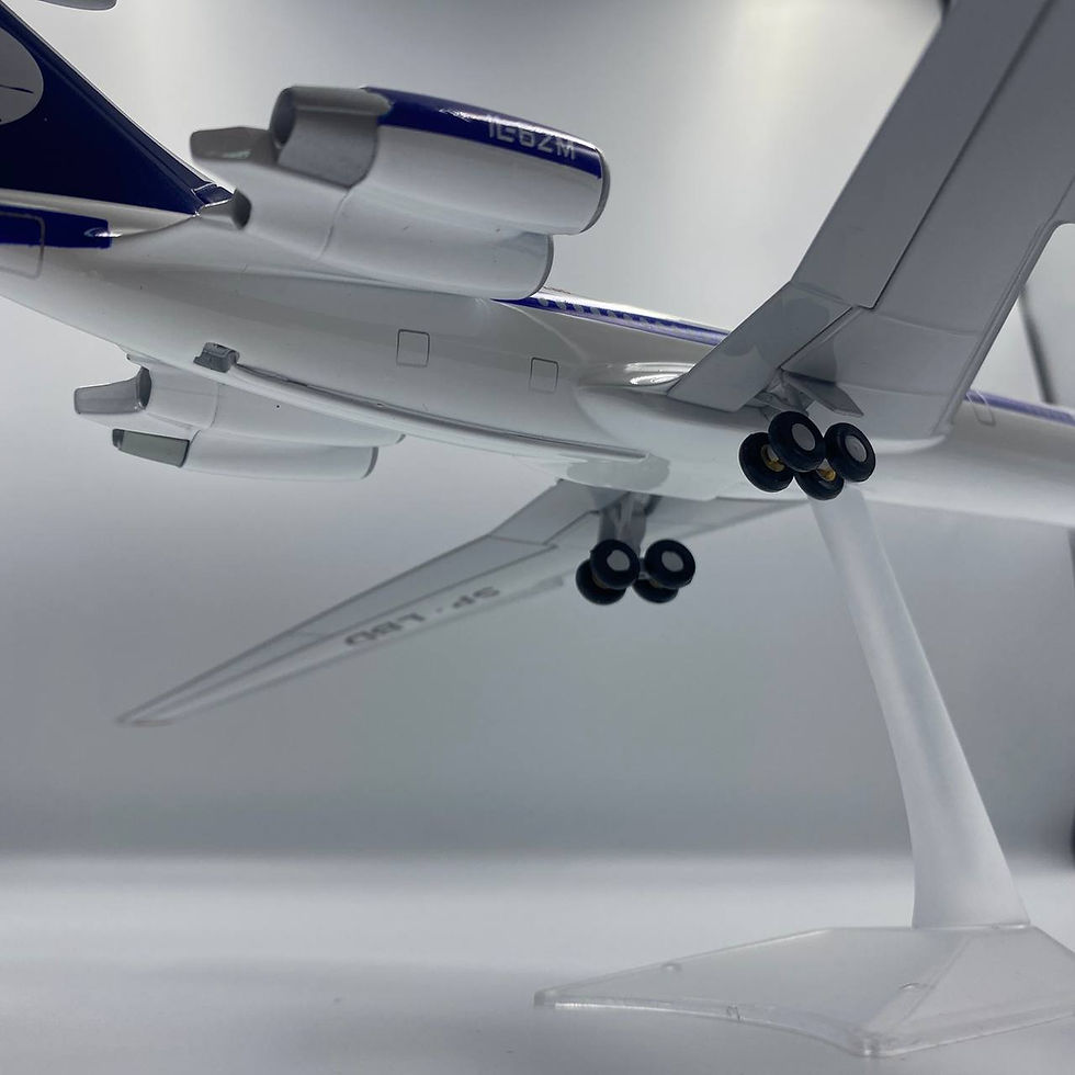 Thumbnail: Ilyushin Il-62 Polish Airlines SP-LBD – 1:200 Scale Model no original paking