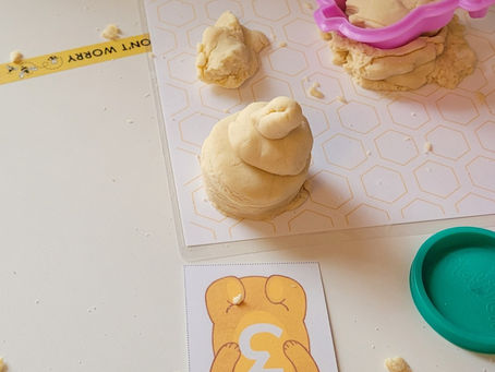 Make Natural Playdoh With Honey And Household Ingredients