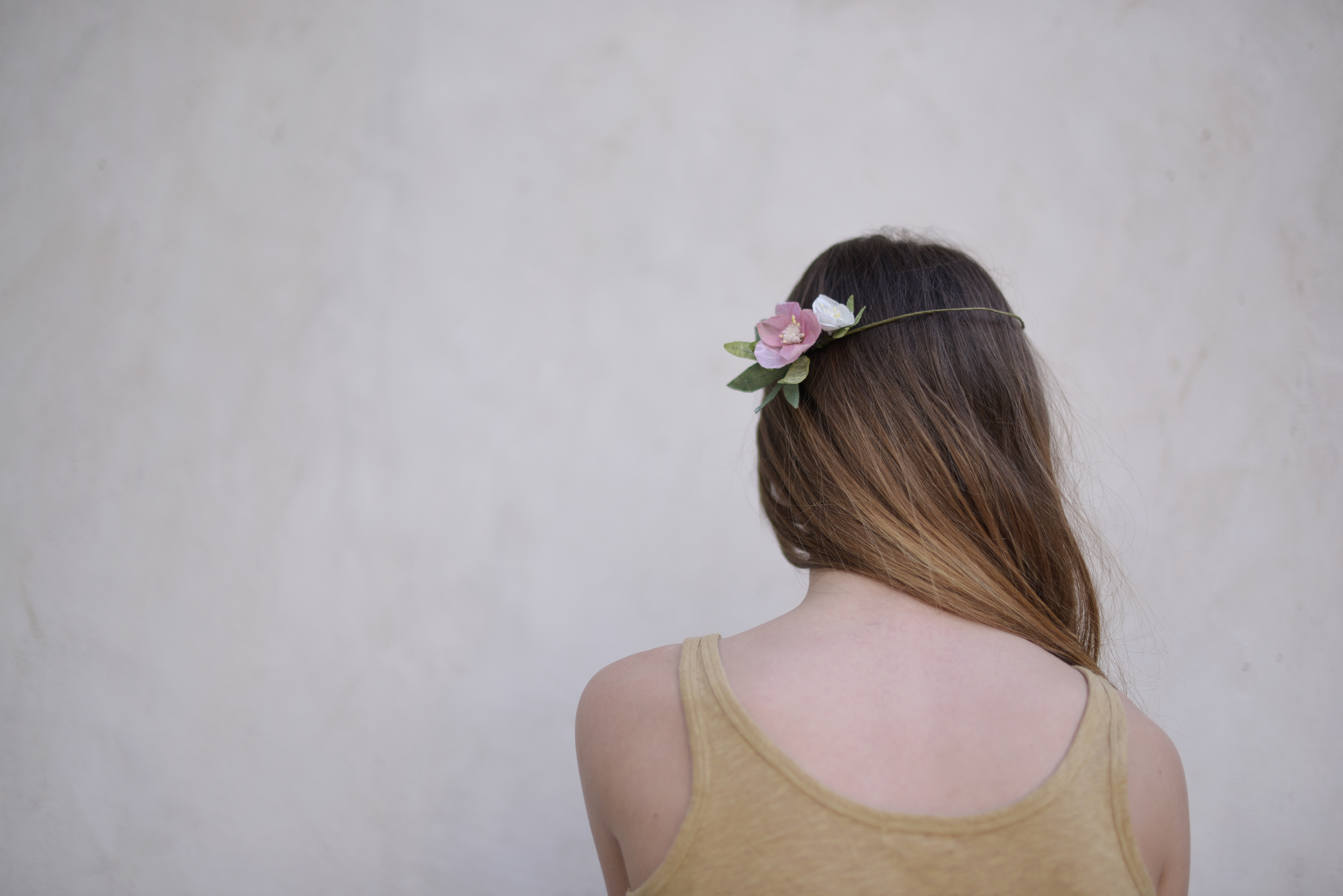 Couronne d'hellébores - Jeune fille