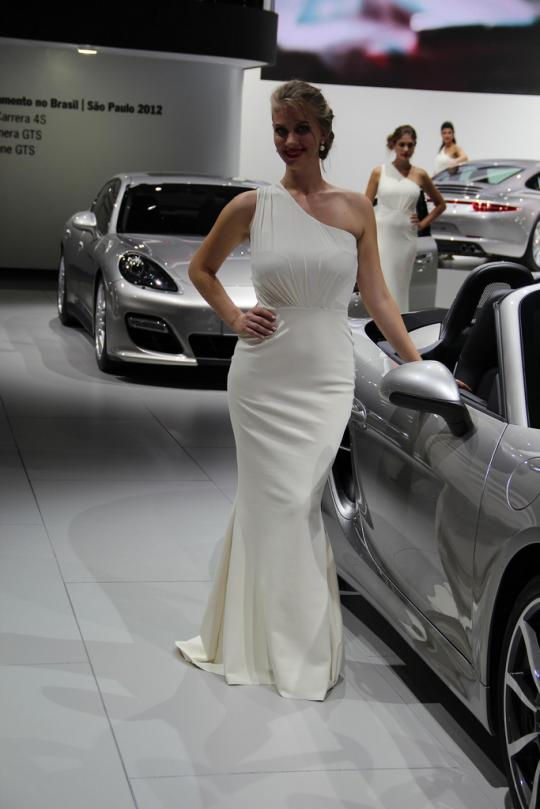 salão_do_automovel__vestido_branco