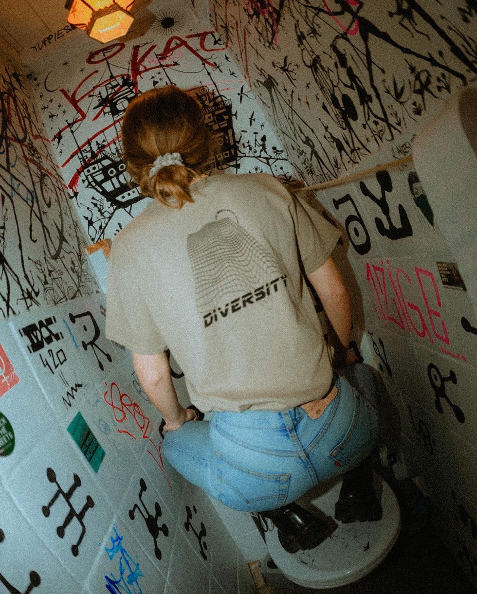 Miniaturbild: Diversity Shirt beige • Größe M