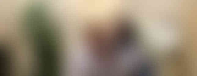 Fashion and Business Happy Hour attendee.