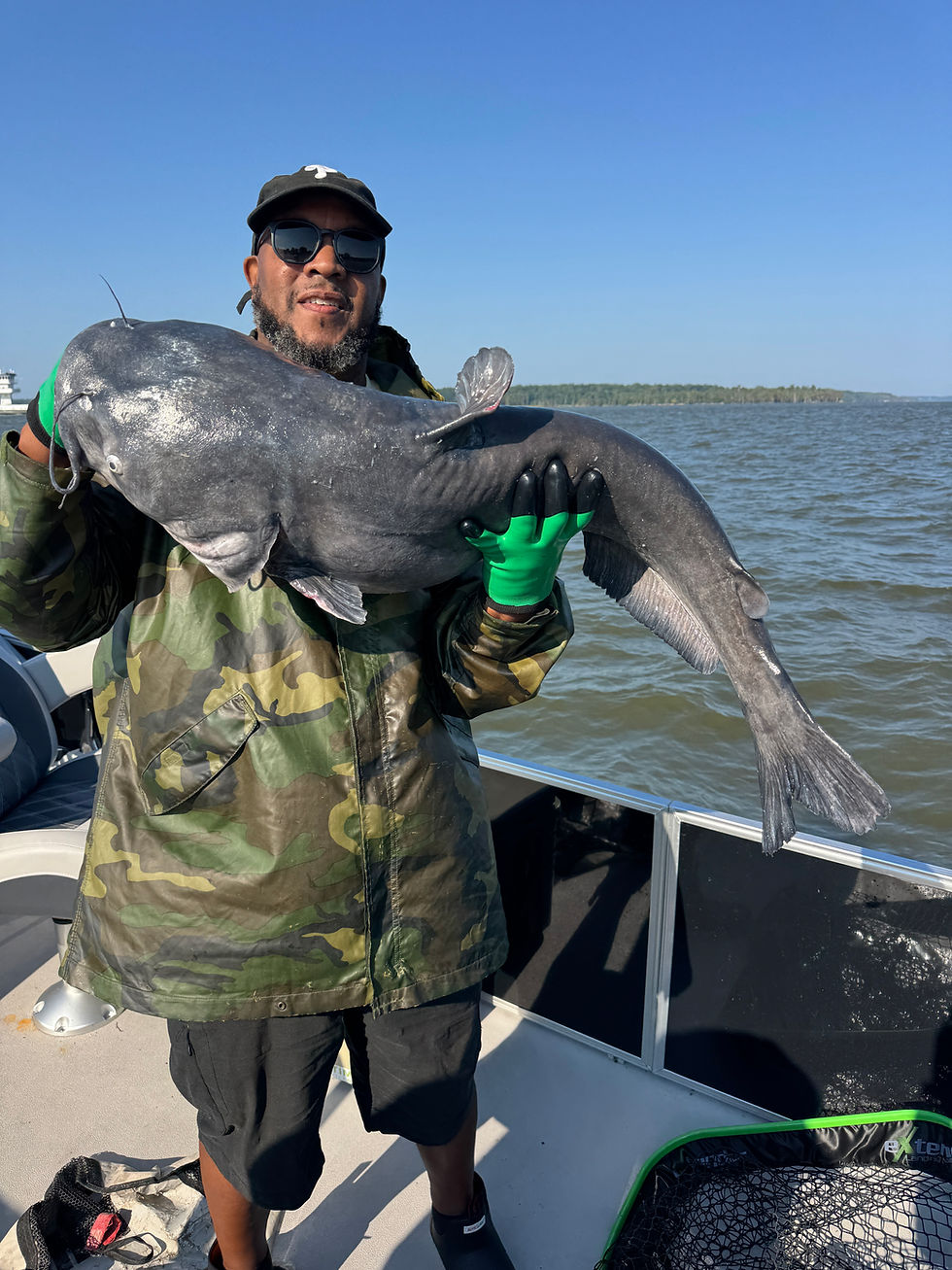 James River Fishing Report: 30 lb Trophy Blue Catfish & Summer Eaters (Aug 23, 2026)