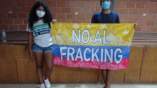 Lunada por el agua y velatón por la memoria del joven defensor y líder ambiental Carlos Mejía.