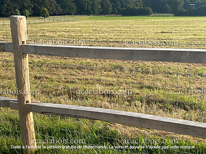 Poteau et lisses d'une clôture posts and rails en acacia
