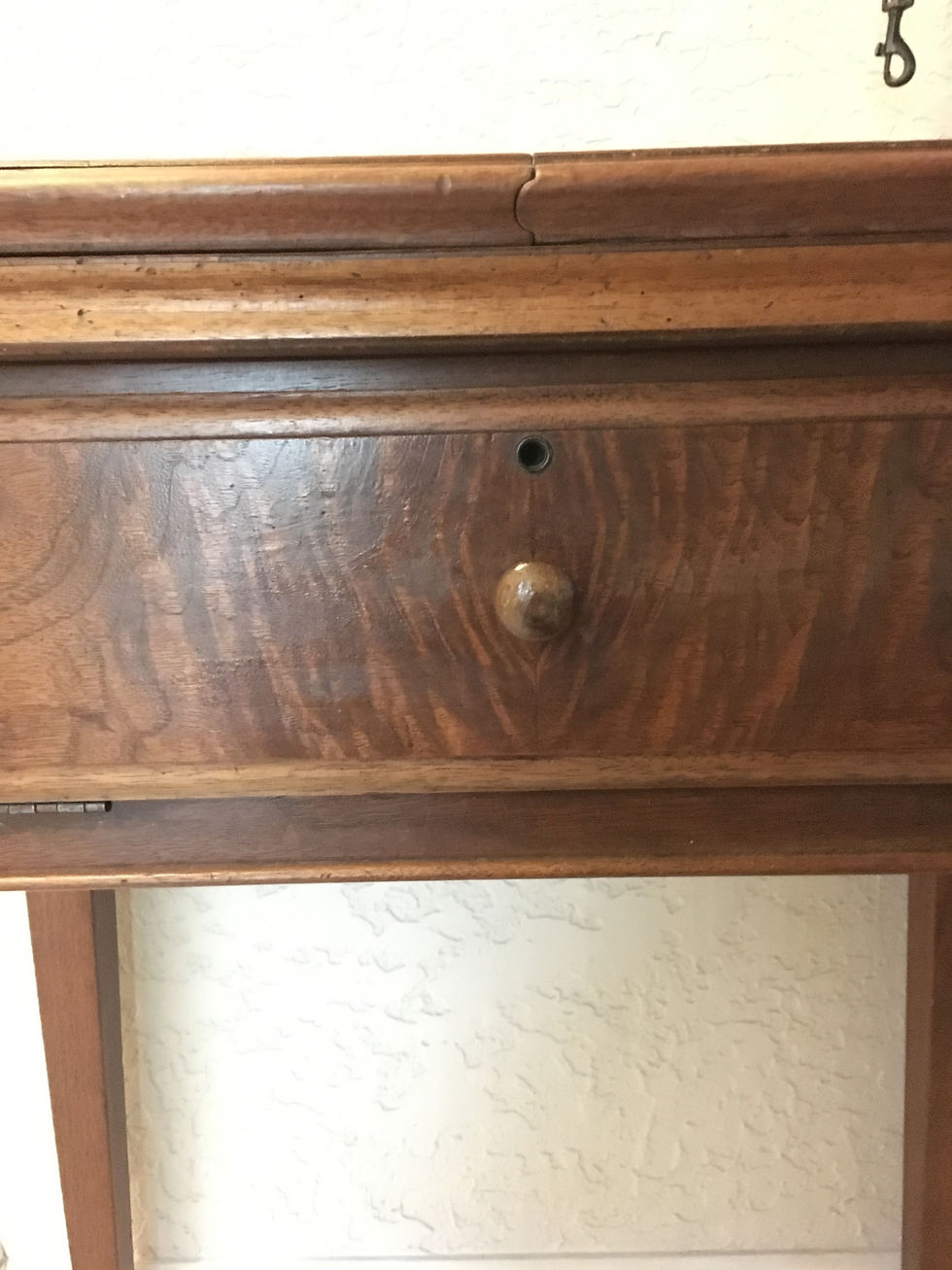 Thumbnail: SOLD 1910 Singer sewingOLD 1910 Singer sewing machine in Tiger wood sewing table
