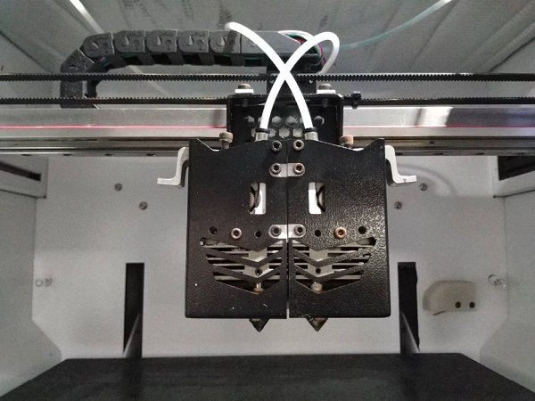 Промышленный 3D принтер по пластику.jpg