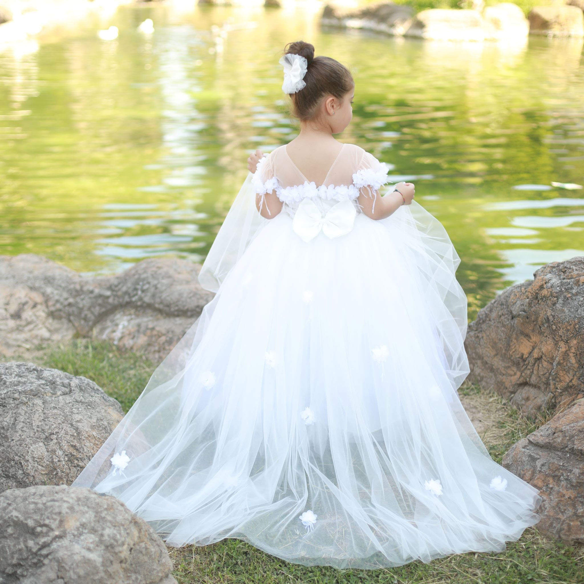 Rebecca Beyaz Lazer Çiçekli Kız Çocuk Elbisesi