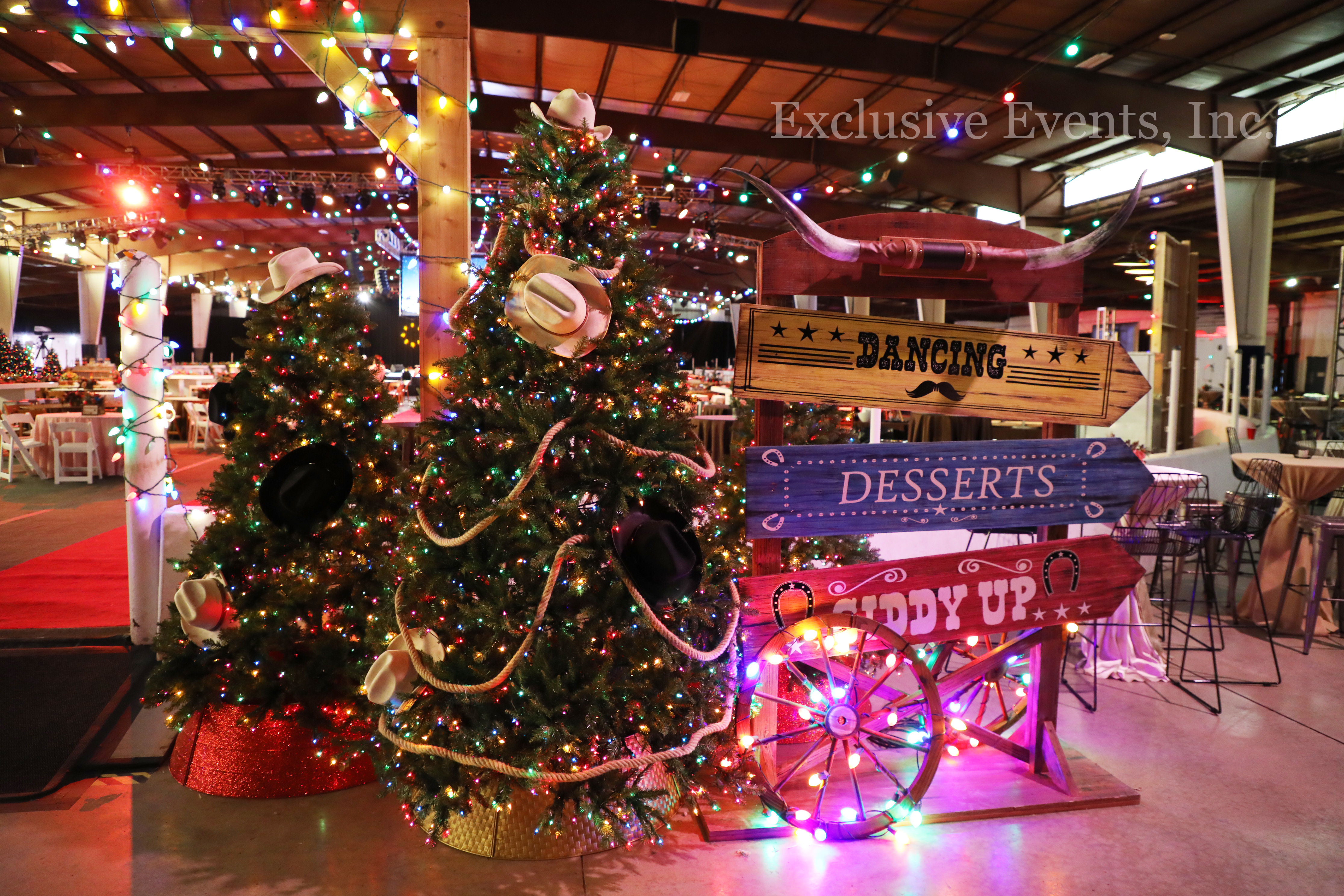 Cowboy Christmas Tree & Directional Sign
