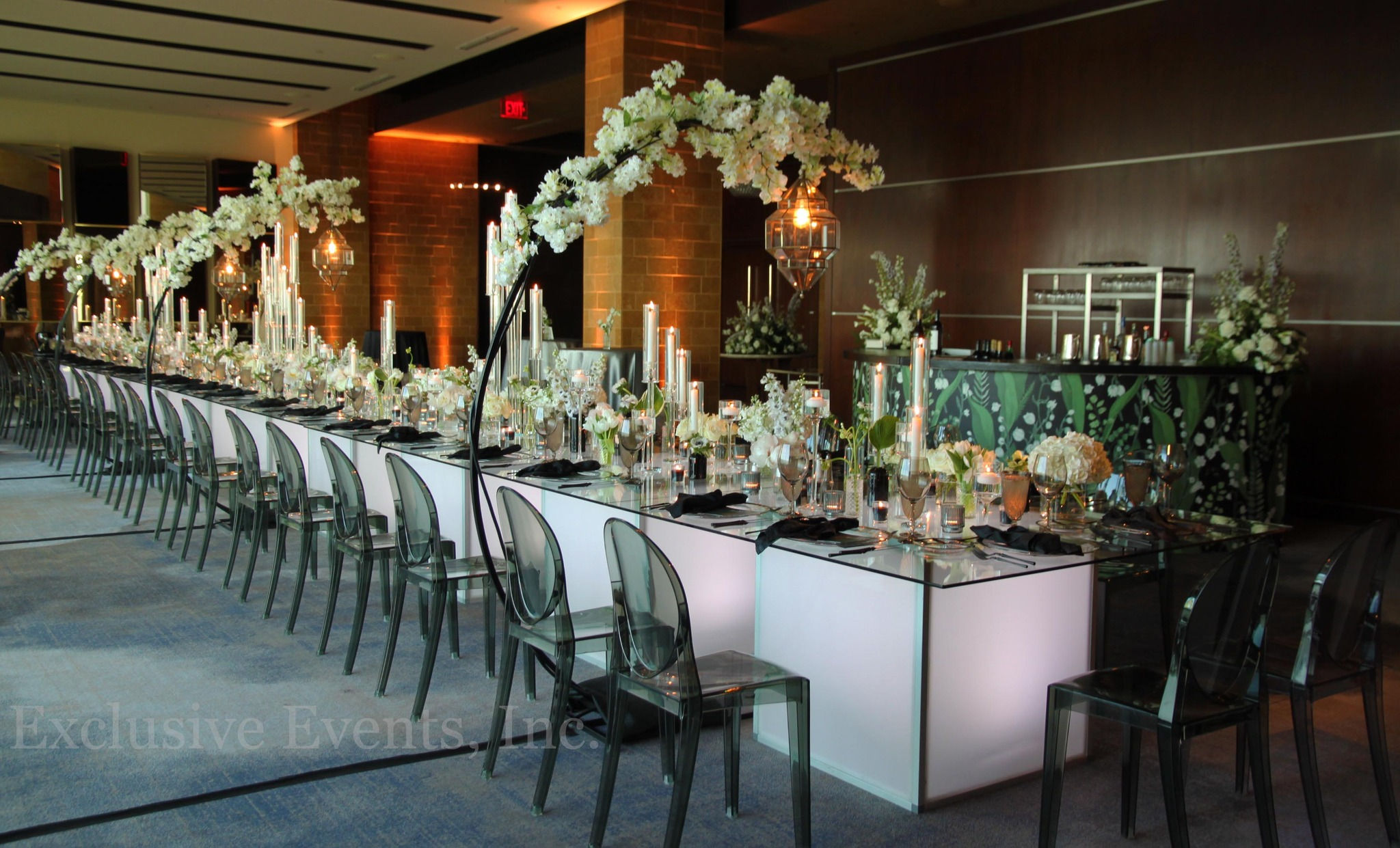 Chandelier arc arch holder over table