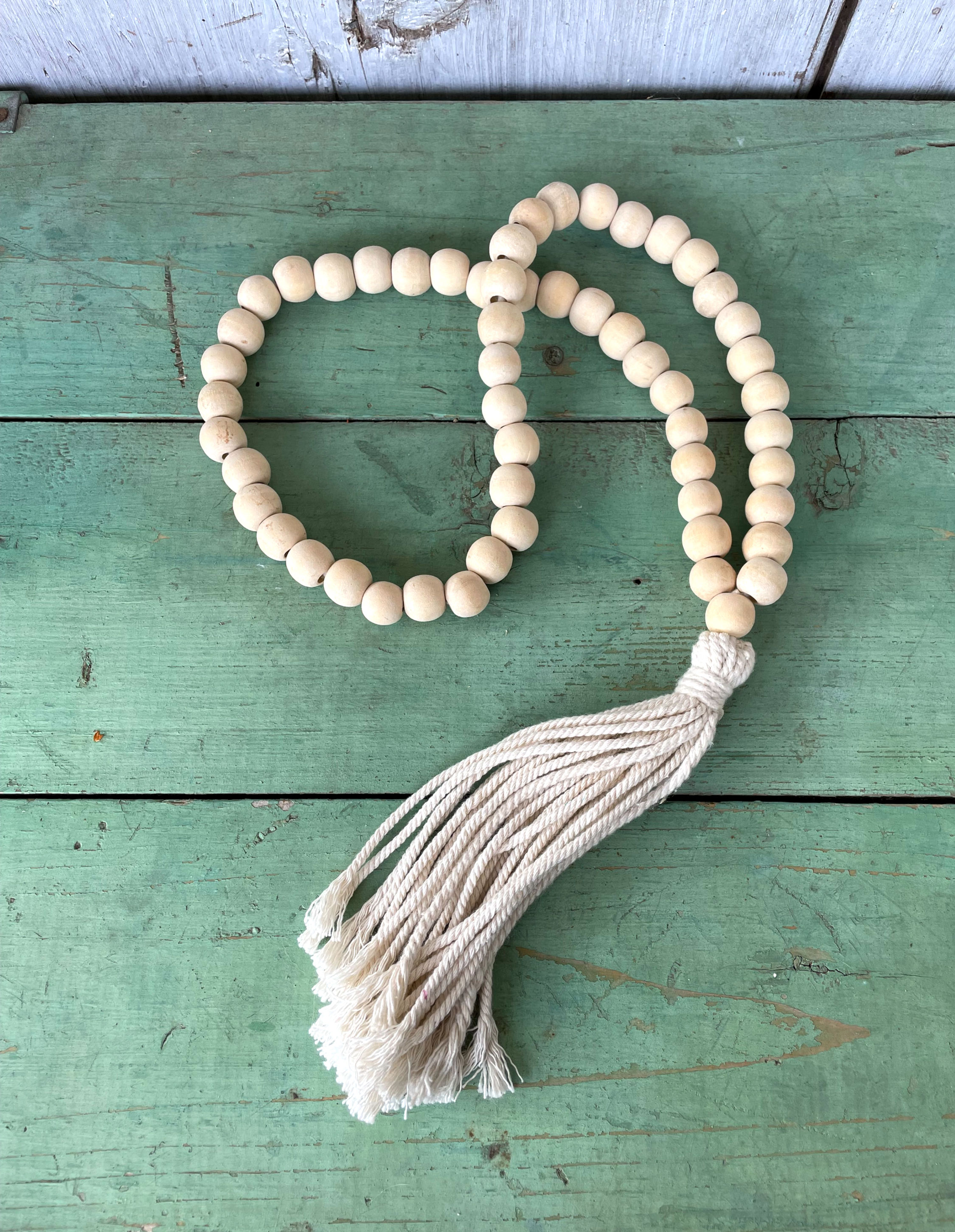 DECORATIVE WOODEN BEADS WITH TASSEL