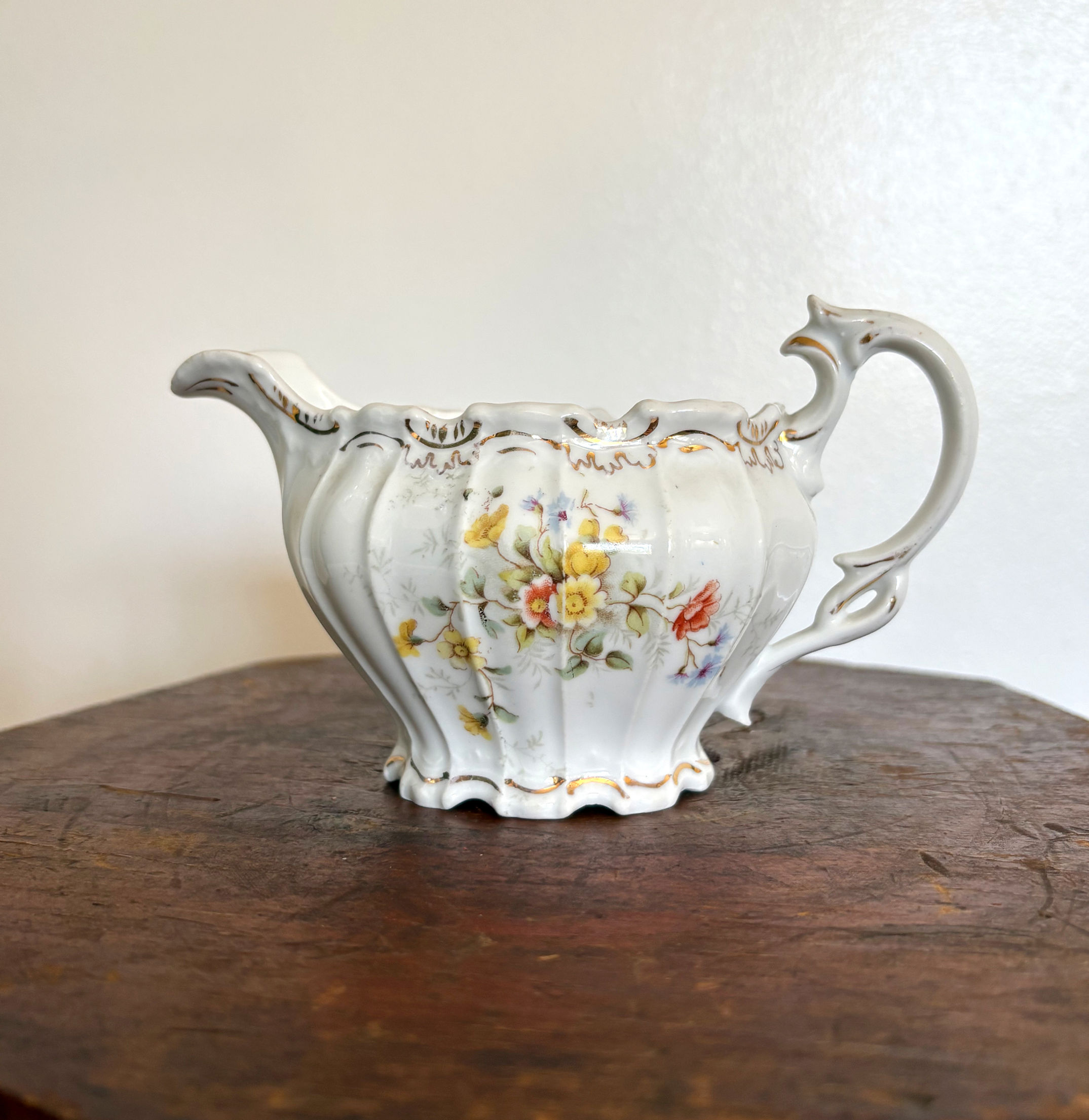 VINTAGE FLORAL CREAMER