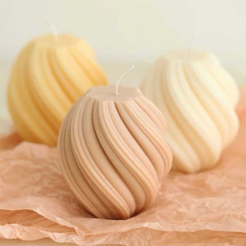 Thumbnail: 3D Rotating Pillar Candle Mould