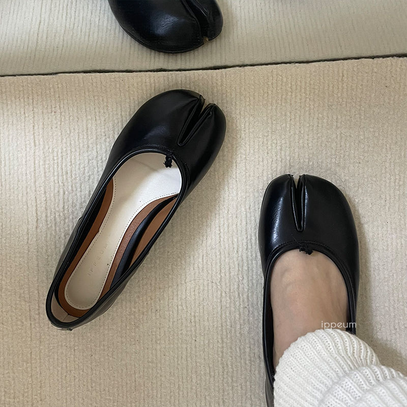 Thumbnail: IPPEUM Tabis Shoes Black Ballets Flats Split Toe Shoes Women Mary Janes Plus Siz