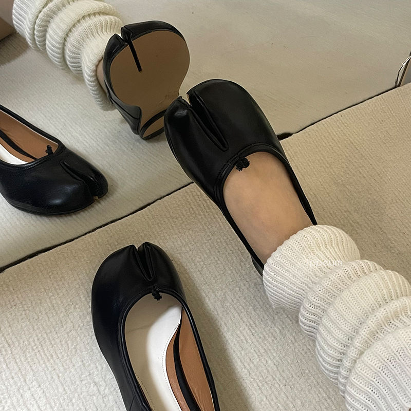 Thumbnail: IPPEUM Tabis Shoes Black Ballets Flats Split Toe Shoes Women Mary Janes Plus Siz