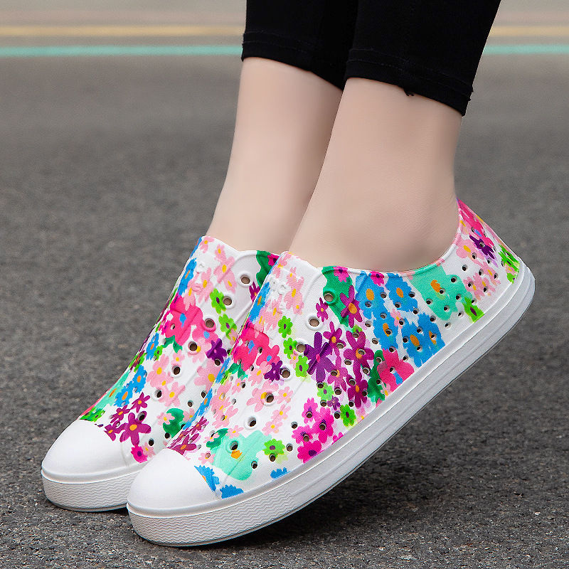 Thumbnail: 2025 Cross-Border Luchi Crocs Couple Graffiti Men's and Women's Casual Baotou Wa