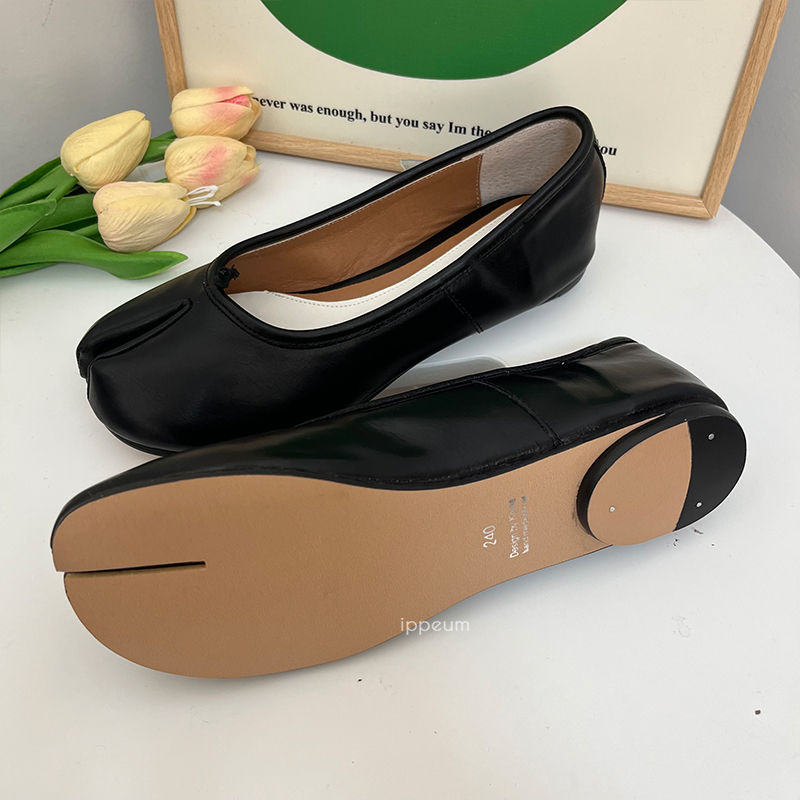 Thumbnail: IPPEUM Tabis Shoes Black Ballets Flats Split Toe Shoes Women Mary Janes Plus Siz
