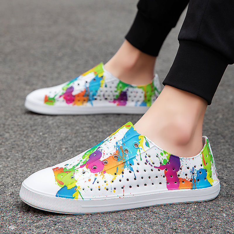 Thumbnail: 2025 Cross-Border Luchi Crocs Couple Graffiti Men's and Women's Casual Baotou Wa