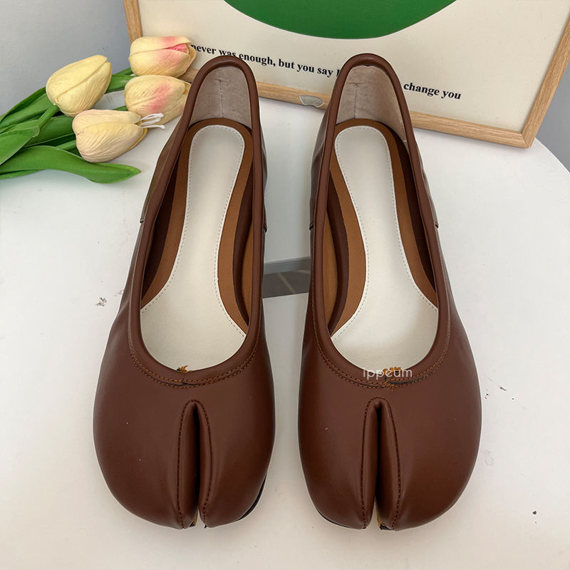 Thumbnail: IPPEUM Tabis Shoes Black Ballets Flats Split Toe Shoes Women Mary Janes Plus Siz