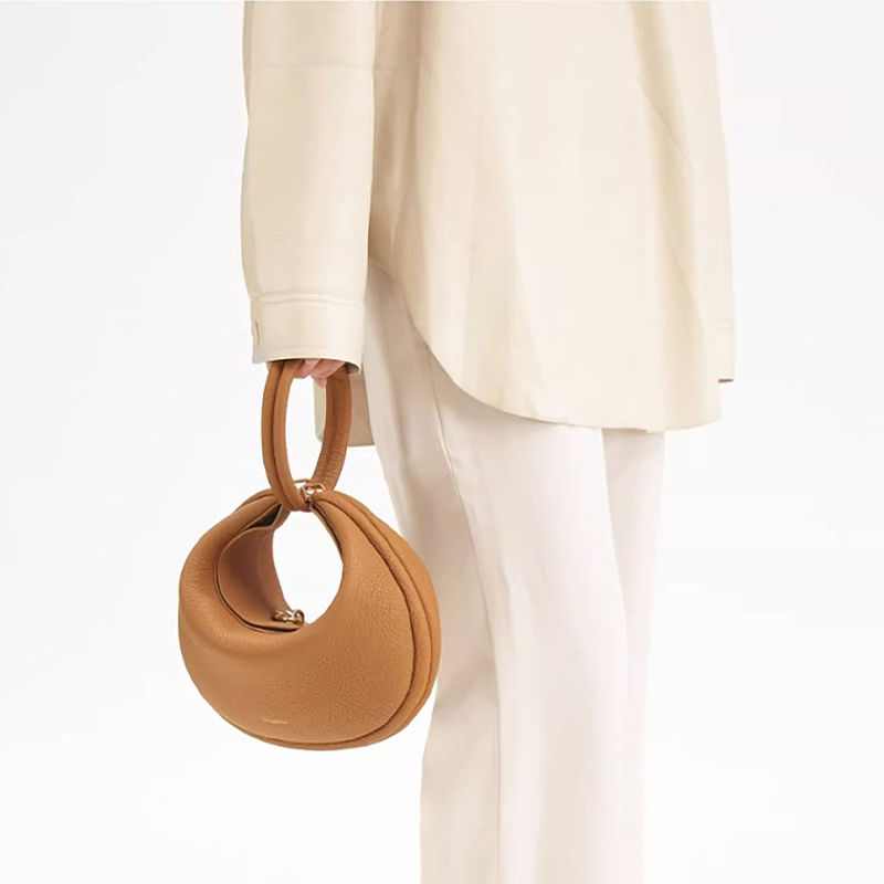 Thumbnail: Curved Bag