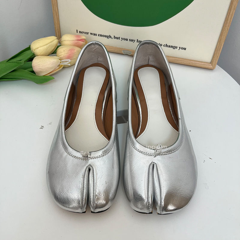 Thumbnail: IPPEUM Tabis Shoes Black Ballets Flats Split Toe Shoes Women Mary Janes Plus Siz