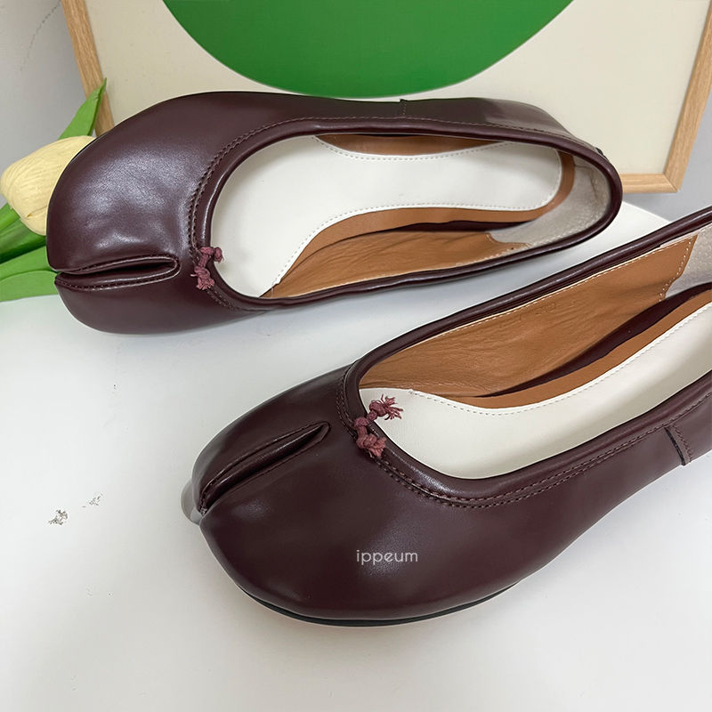 Thumbnail: IPPEUM Tabis Shoes Black Ballets Flats Split Toe Shoes Women Mary Janes Plus Siz