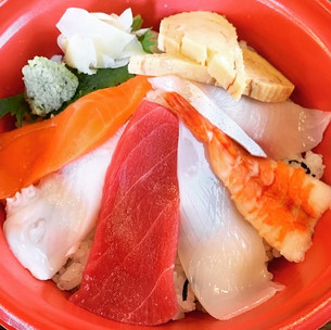 ひょうたん寿し(海鮮丼700円税込)
