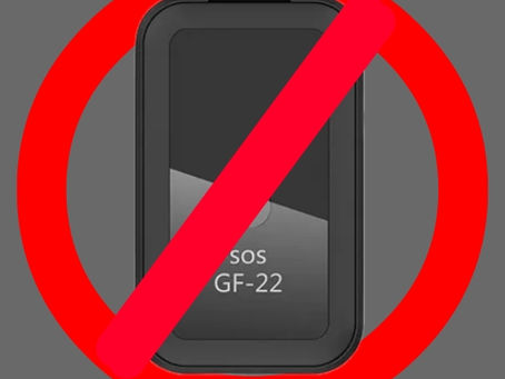 Imagen de un rastreador GF-22 tachado con un símbolo rojo de prohibido, representando sus fallas y obsolescencia en 2025