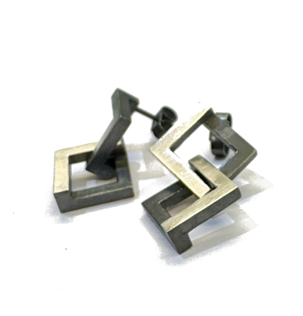 Thumbnail: Helen Rankin - earrings