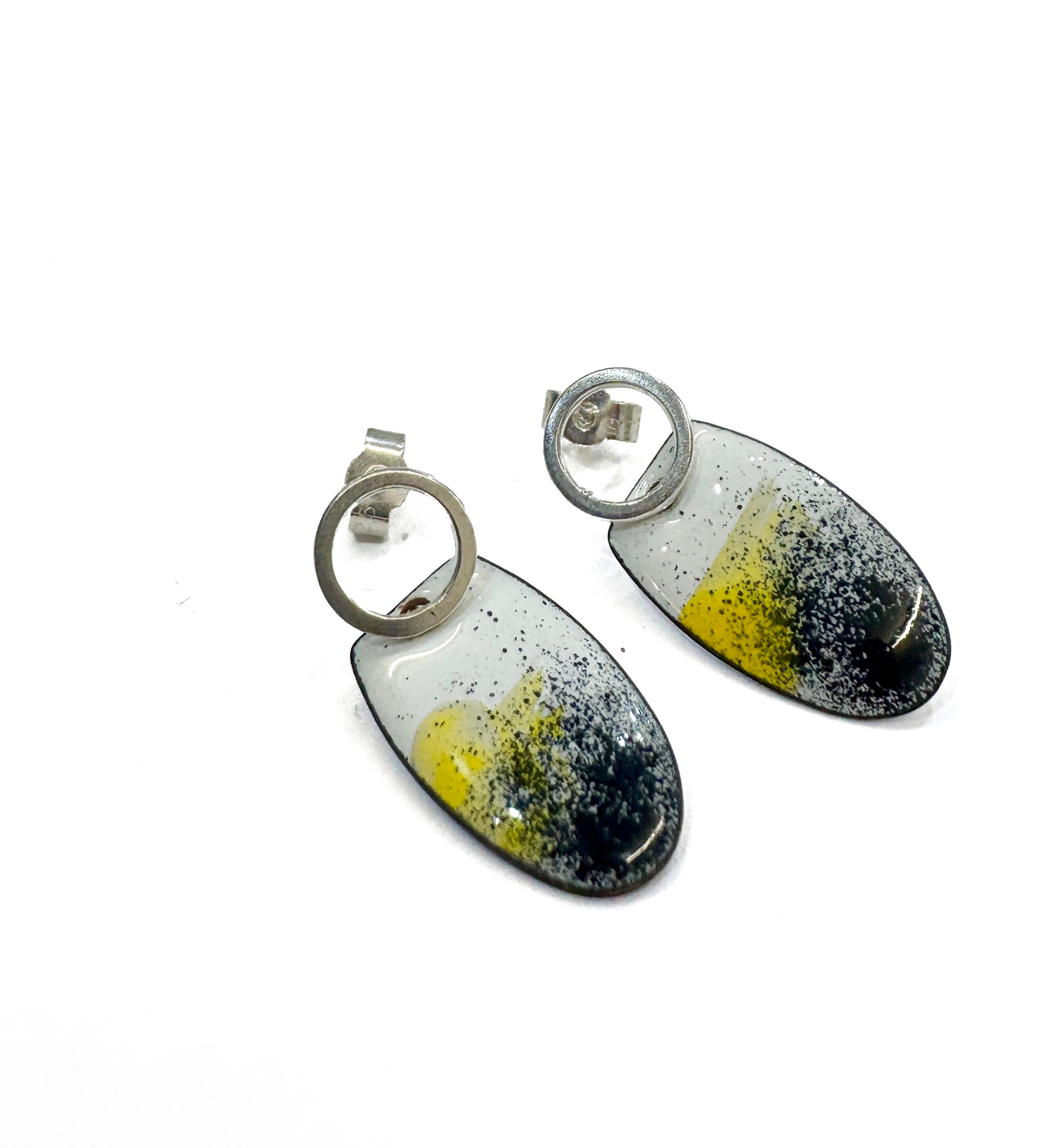 Judit Patkos - Yellow impressions earrings