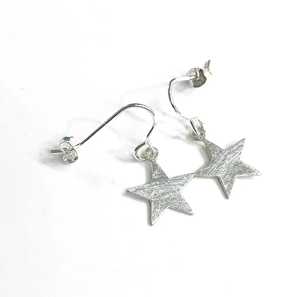 Medium star earrings