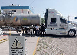 Asegura Secretaría de Seguridad más de 34 mil litros de hidrocarburo en Celaya 01.jpeg