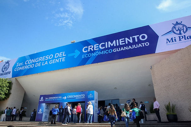 Inaugura Gobernadora Primer Congreso del Comercio de la Gente (3).jpeg