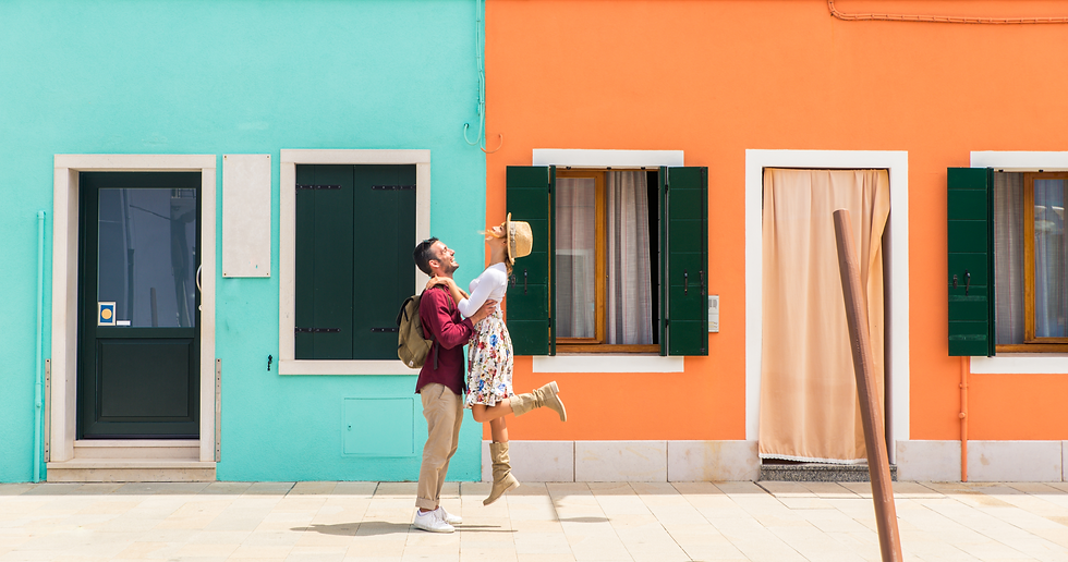 couple-travelling-in-venice-italy-2025-03-16-05-43-51-utc_edited.png