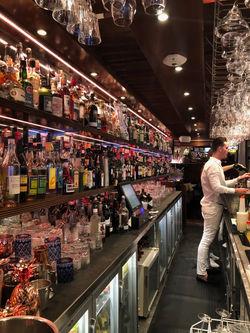 Bar am Hafen in St.Tropez, "Hotel Bar Sube"