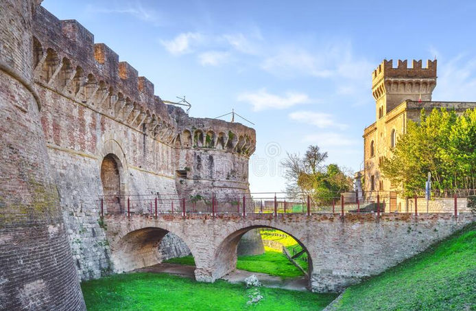 colle-val-d-elsa-porta-nova-city-gateway-siena-tuscany-italy-medieval-bridge-town-crystal-