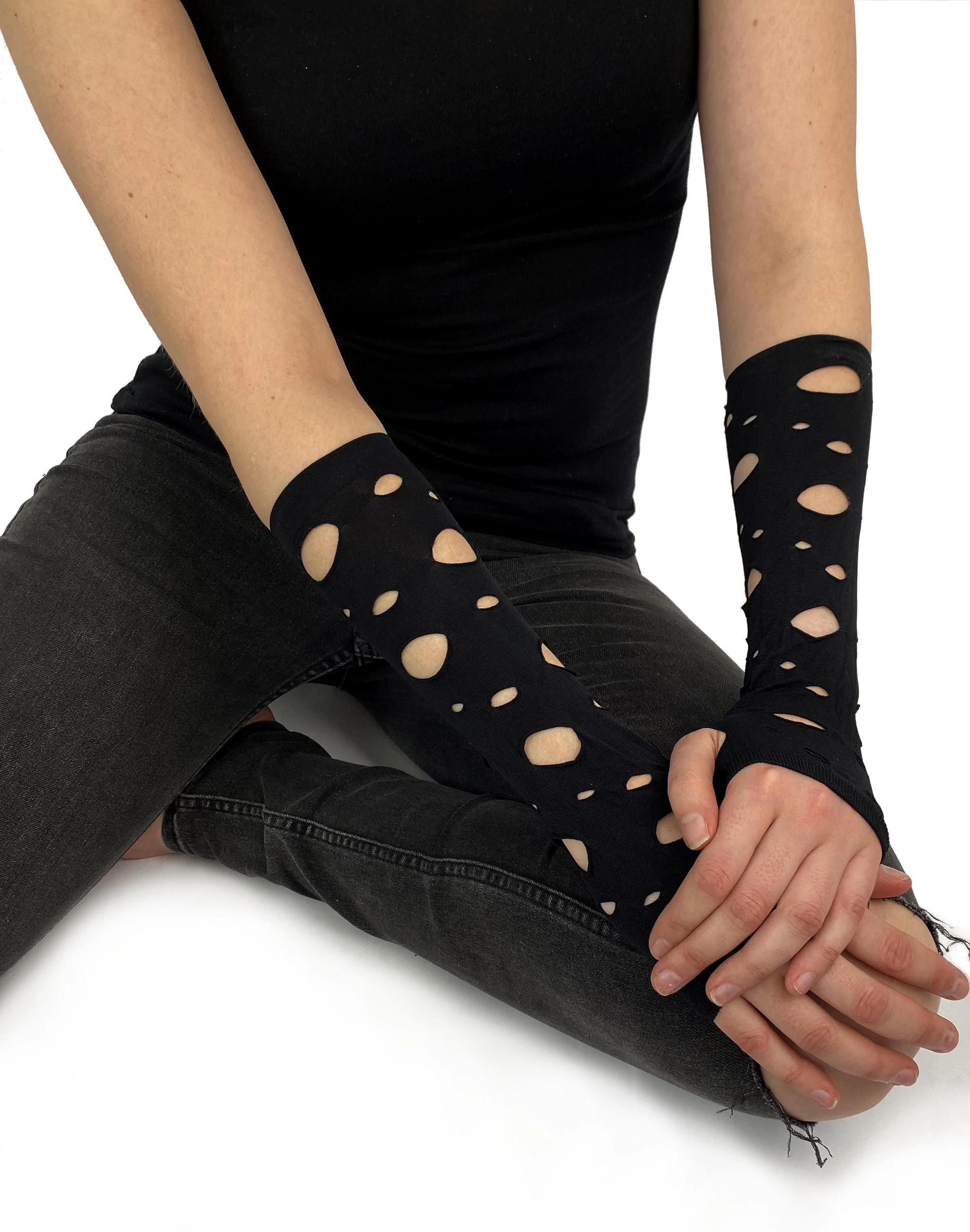 Hole Sleeve Gloves Escape the Ordinary