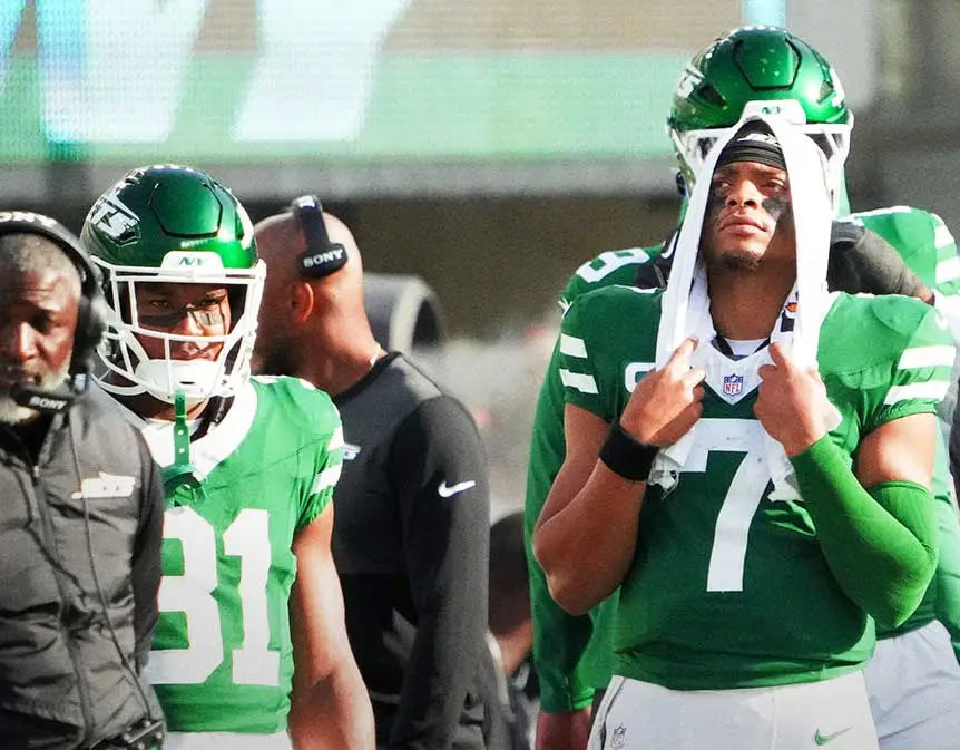 “Justin Fields Never Had a Chance: The Truth Behind the 2025 Benchings”
