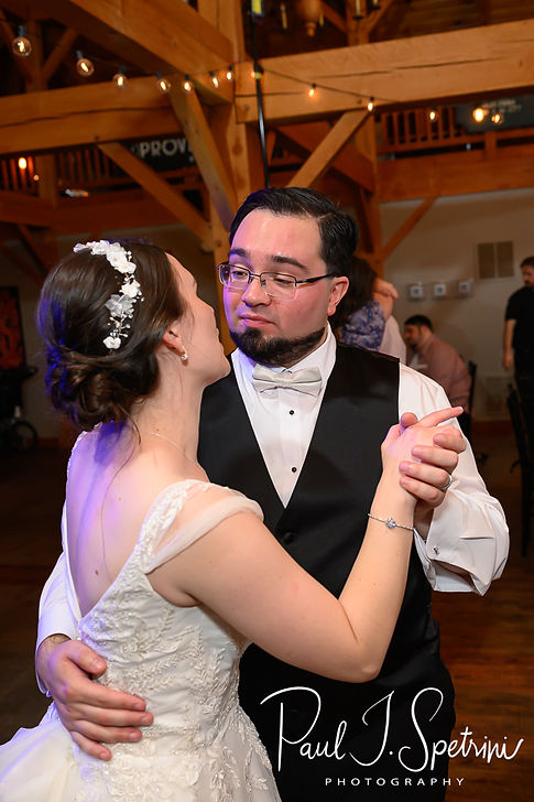 The Barn at Wight Farm Wedding Photos