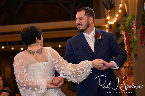 The Barn at Wight Farm Wedding Photos