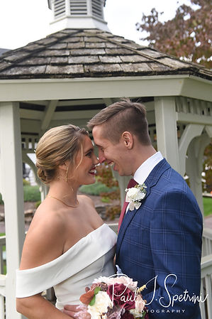 The Barn at Wight Farm Wedding Photos