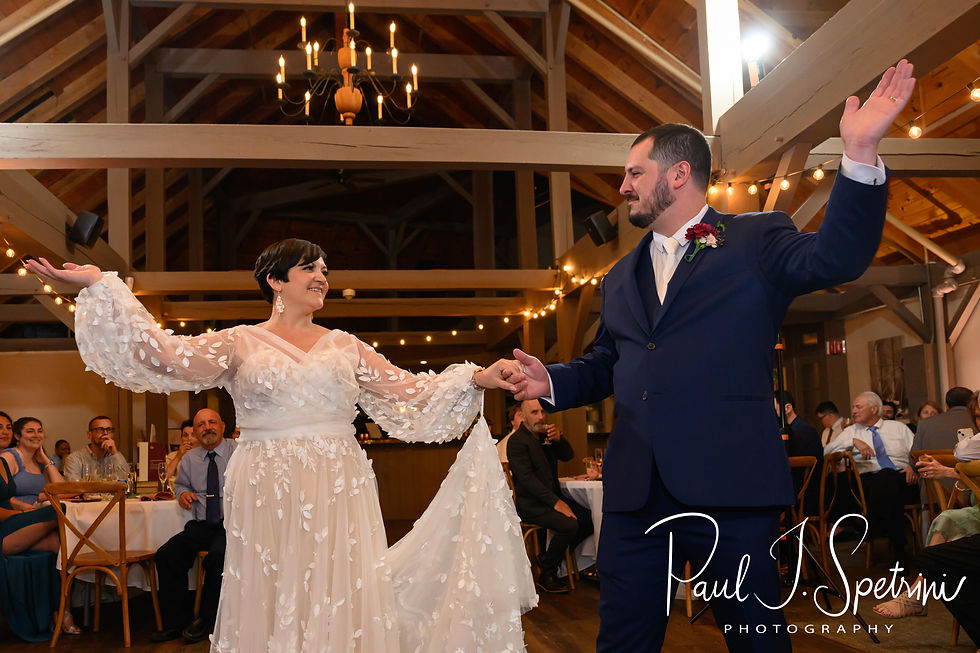 The Barn at Wight Farm Wedding Photos