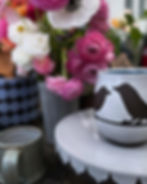 Classic Bird Mug in Antique White