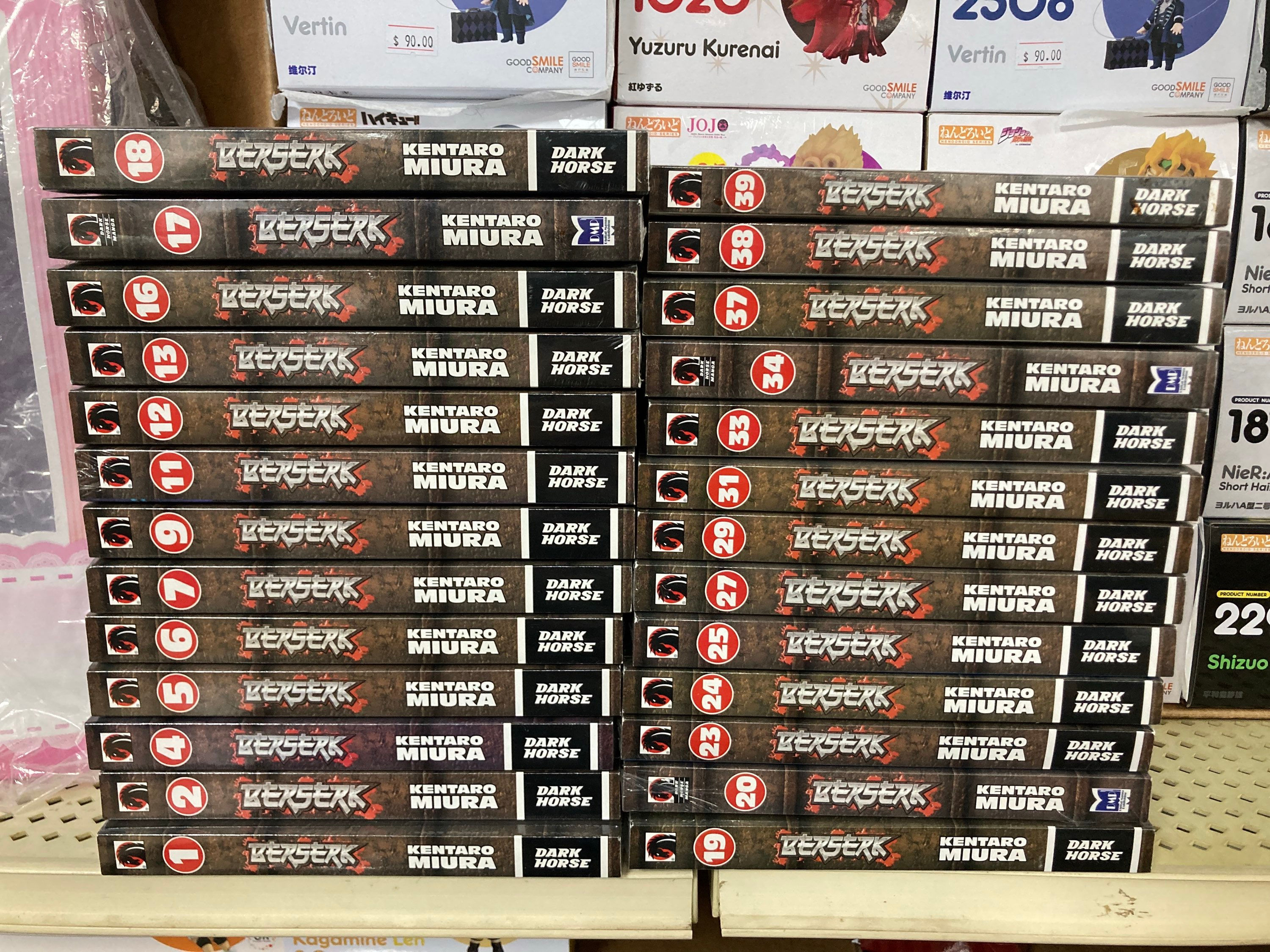 Berserk GN Vol.1,2,4-7,9,11-13,16-20,23-25,27,29,31,33,34,37-39 (26 Books)